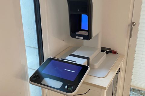 Terminal für biometrische Passfotos im Rathaus Schwaigern