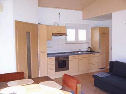 Modern eingerichtete, kinderfreundliche 2-Zimmer-Ferienwohnung in ruhiger, sonniger Lage