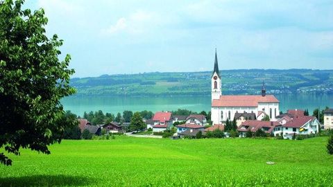 Nottwil mit Blick auf den Sempacher See